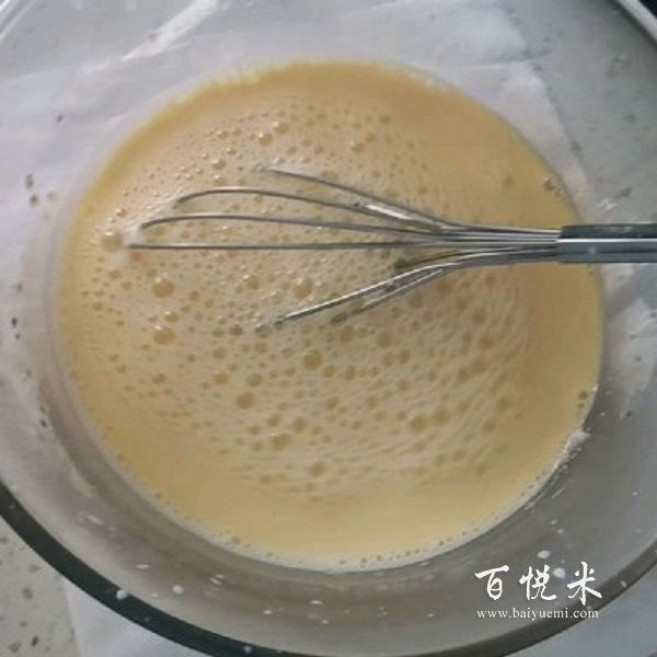 原來制作布丁這么簡單，兩個雞蛋一盒牛奶教你在家做布丁